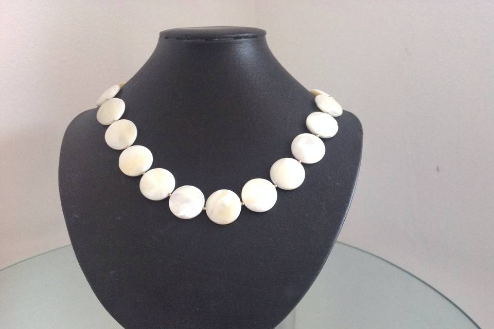 Cream shell necklace