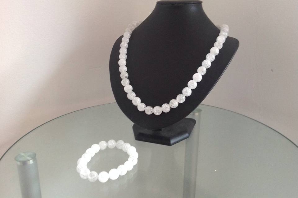 White quartz necklace set