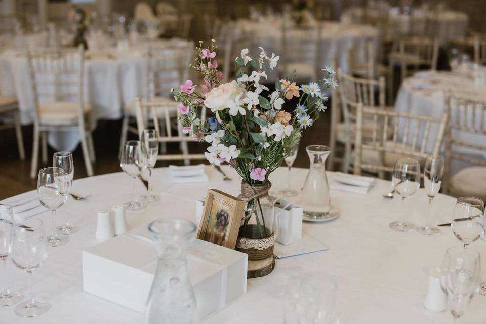 Spring Table Arrangement