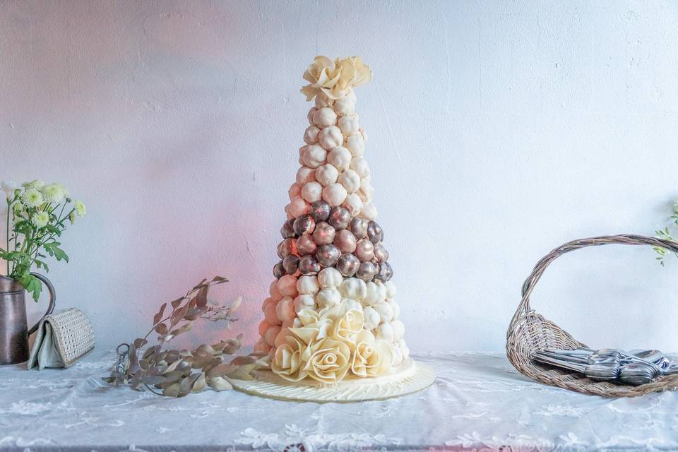 Croquembouche Wedding Cakes: 6 Croquembouches We Love