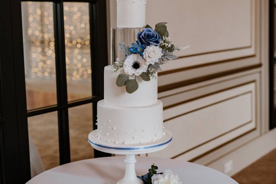 Dusty blue cake flowers