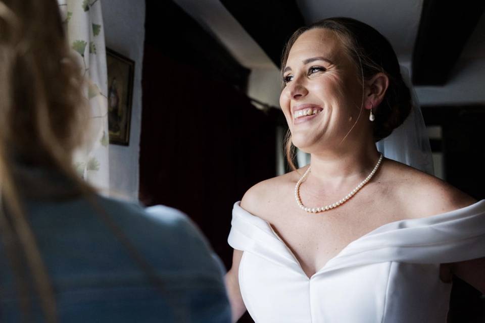 Wedding morning moments