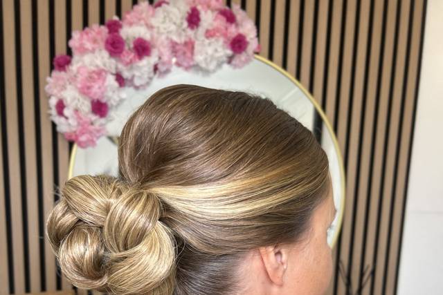 Low Twisted Bun