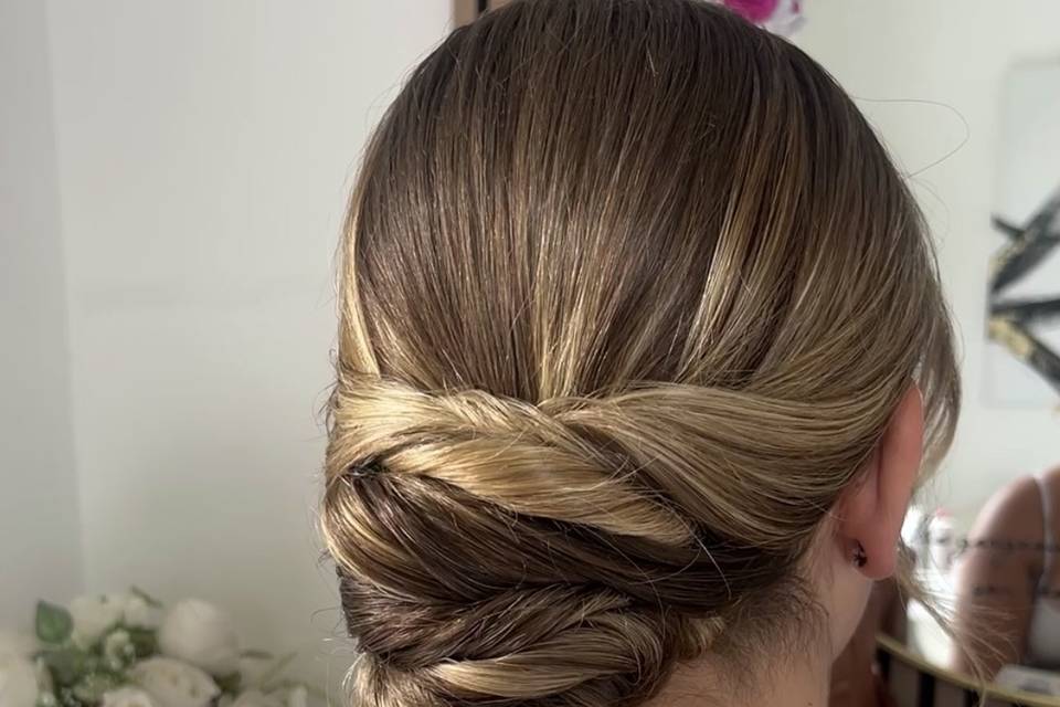 Low Twisted Bun
