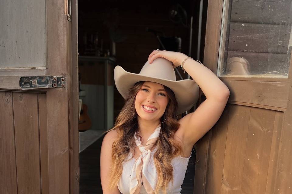 Specialise in Country Music