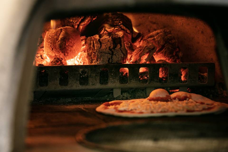 Wood-fired oven