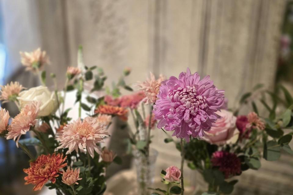 Guest table bud vases