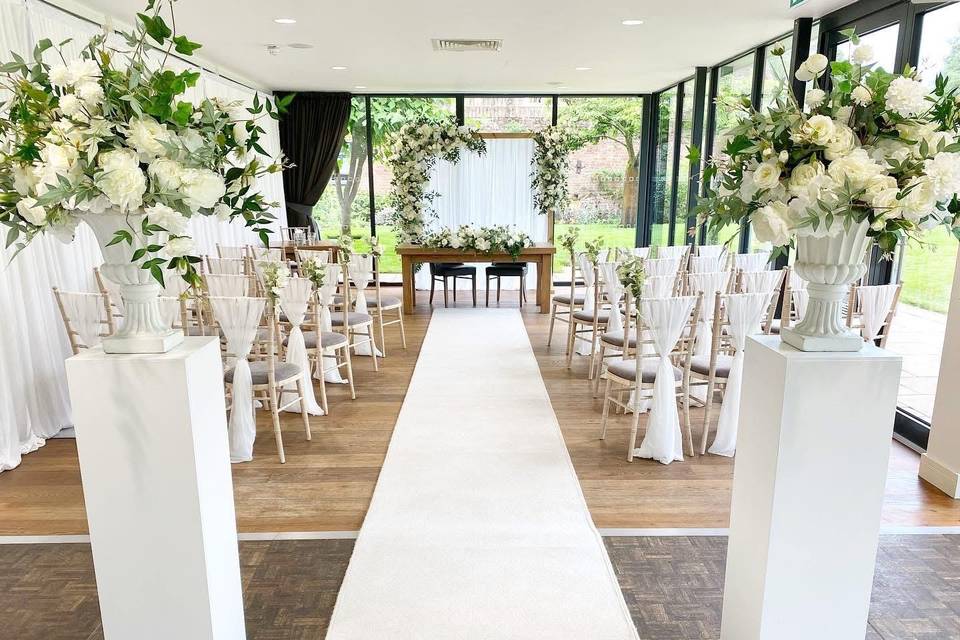 Aisle Plinths & Faux Flowers