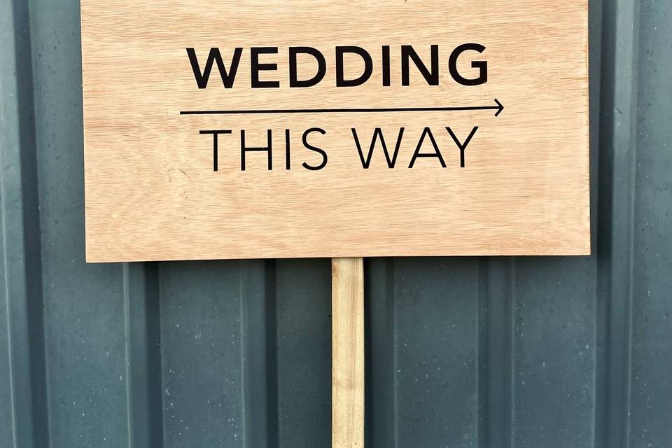 Wedding this way sign
