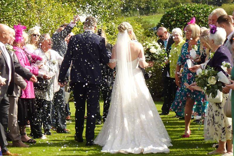 Garden confetti shot