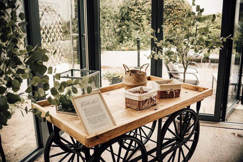 Confetti cart