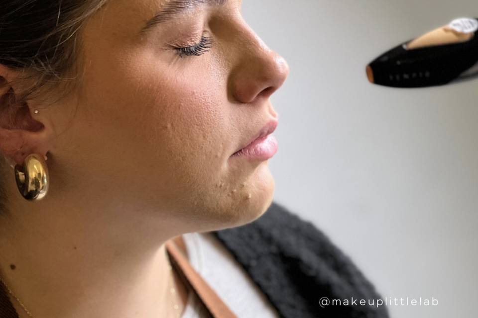 Airbrush makeup technology