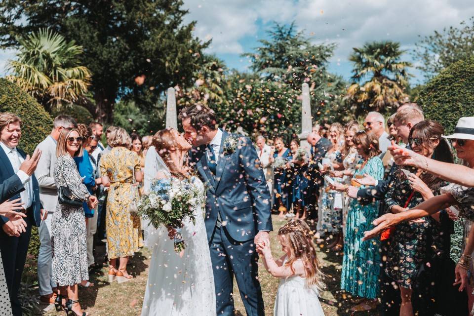 A real bride pops champagne