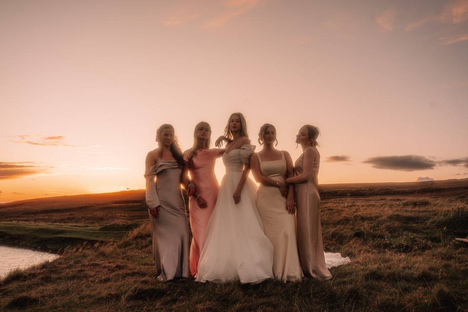 Bride & Her Bridesmaids