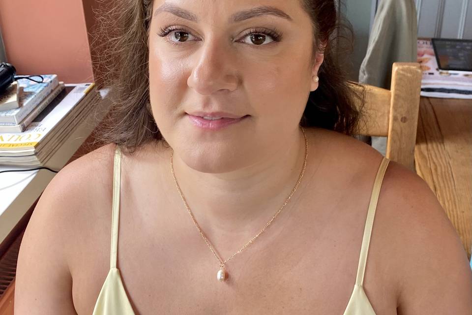 Natural bridesmaid glam