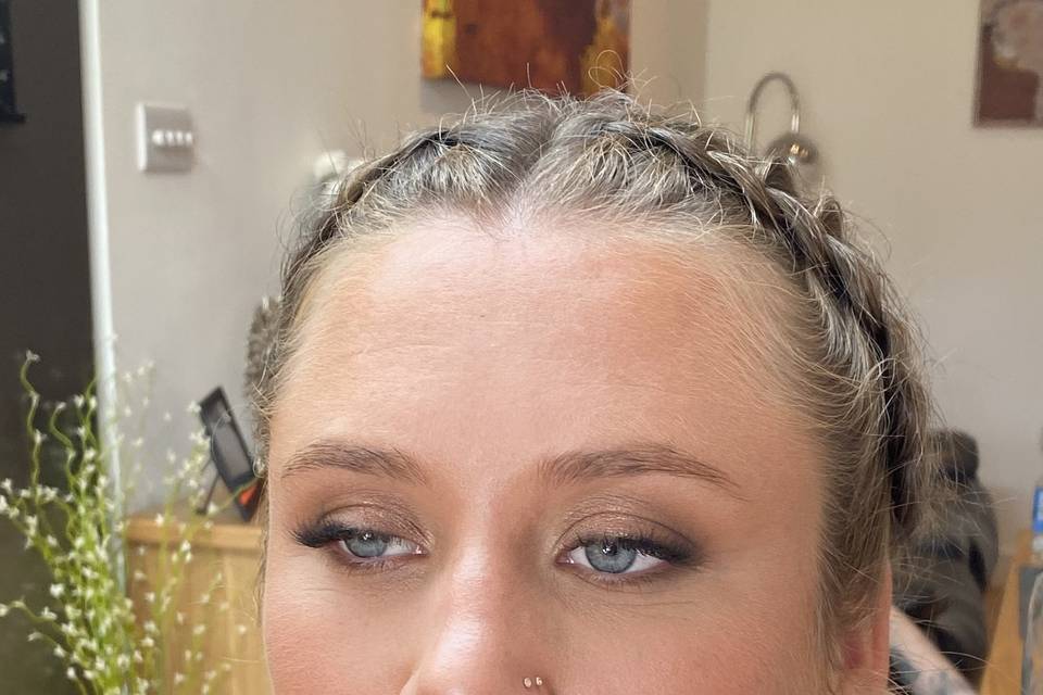 Smoky and sexy bridesmaid