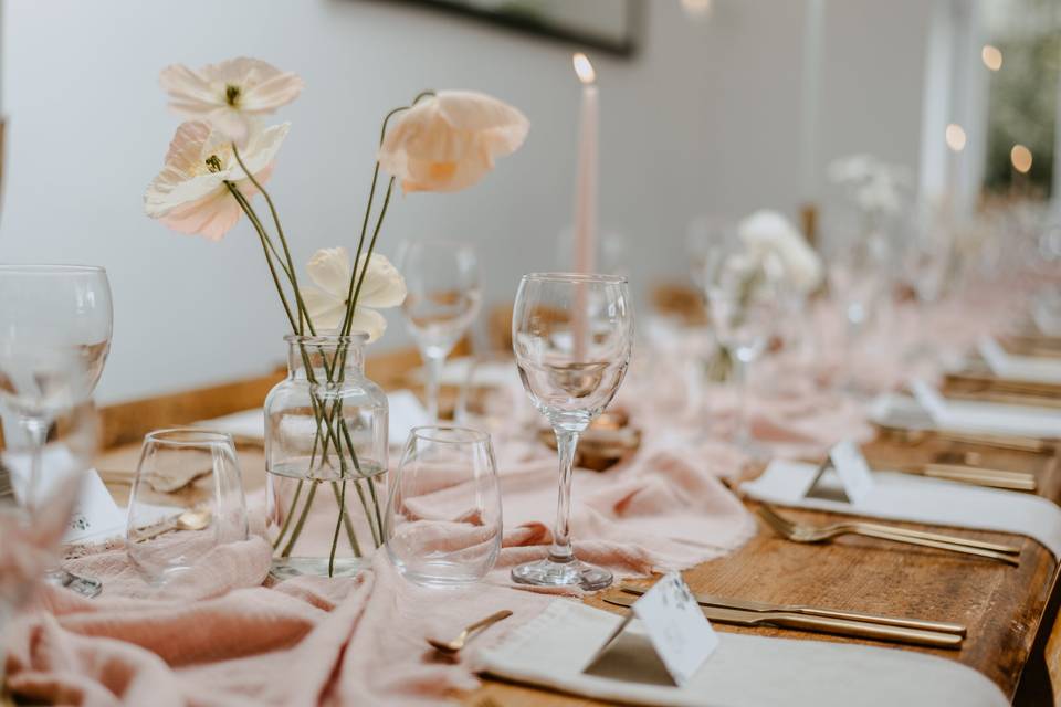 Small Wedding Table Setting