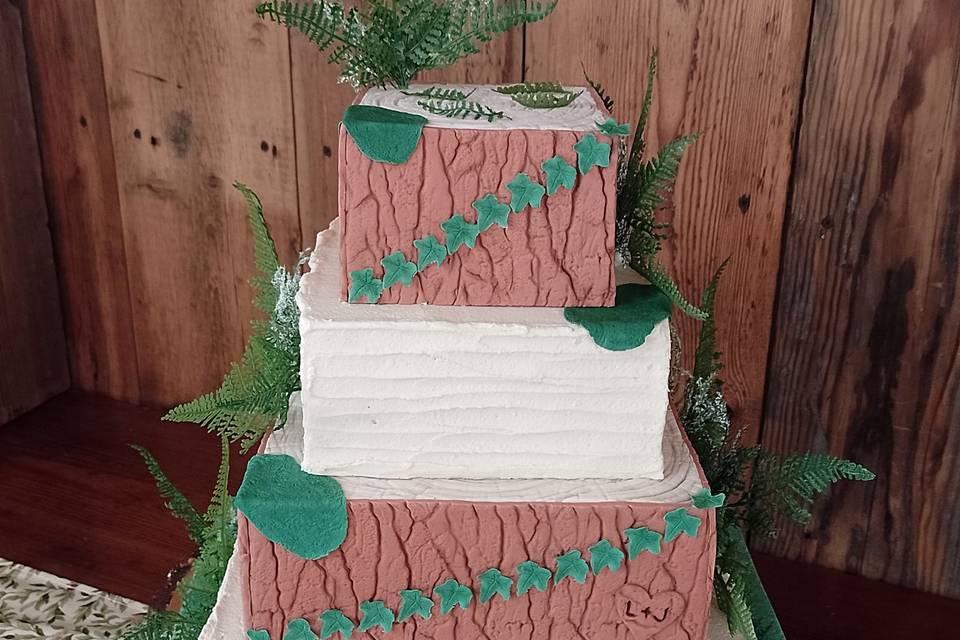 4 tier woodland cake