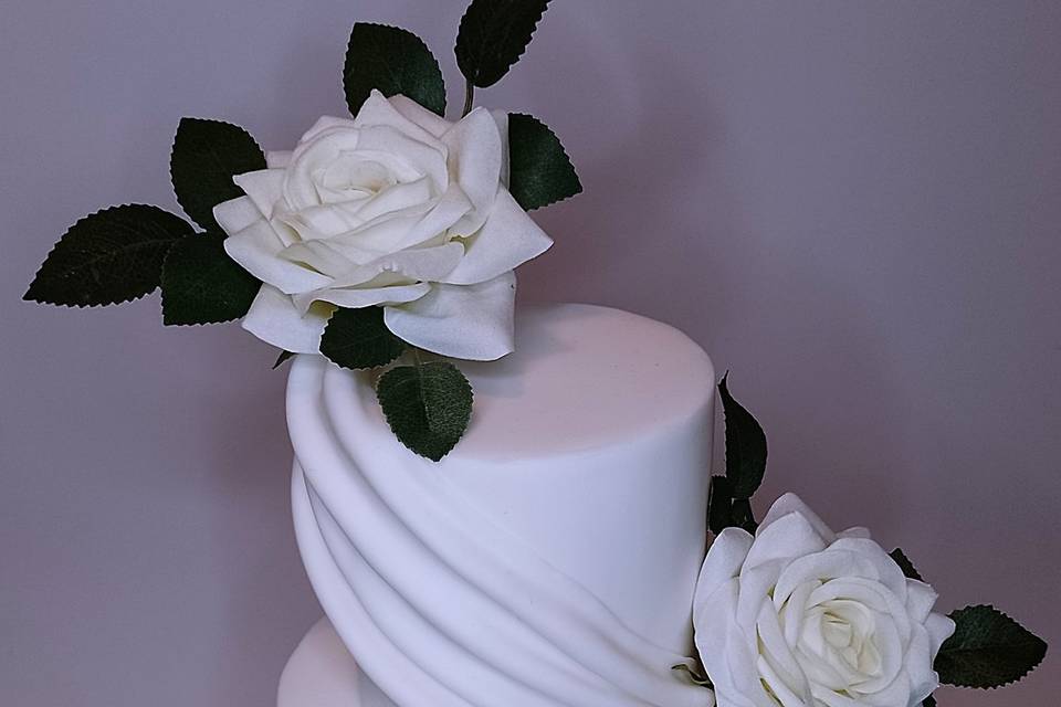 2 tier cake with roses