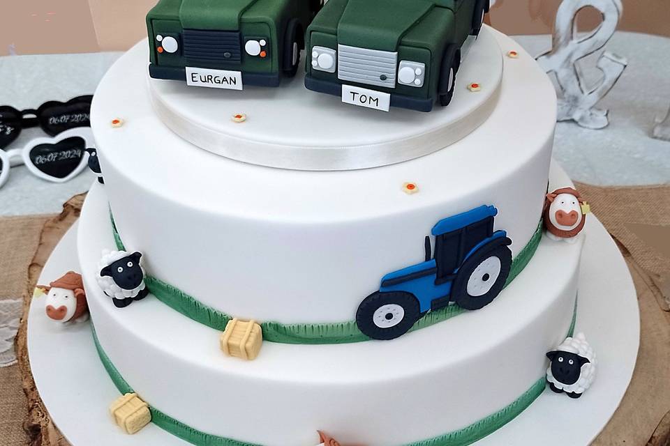 Farming cake with landrovers