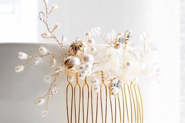 Mother of pearl hair comb