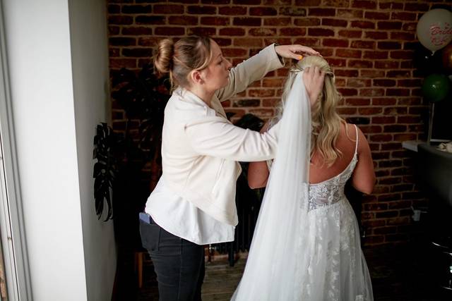 Louise Heard Hair Bridal & Beauty