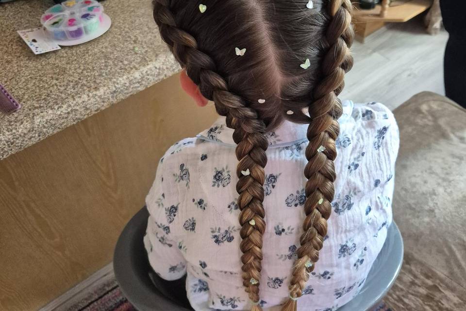 Flowergirl braids