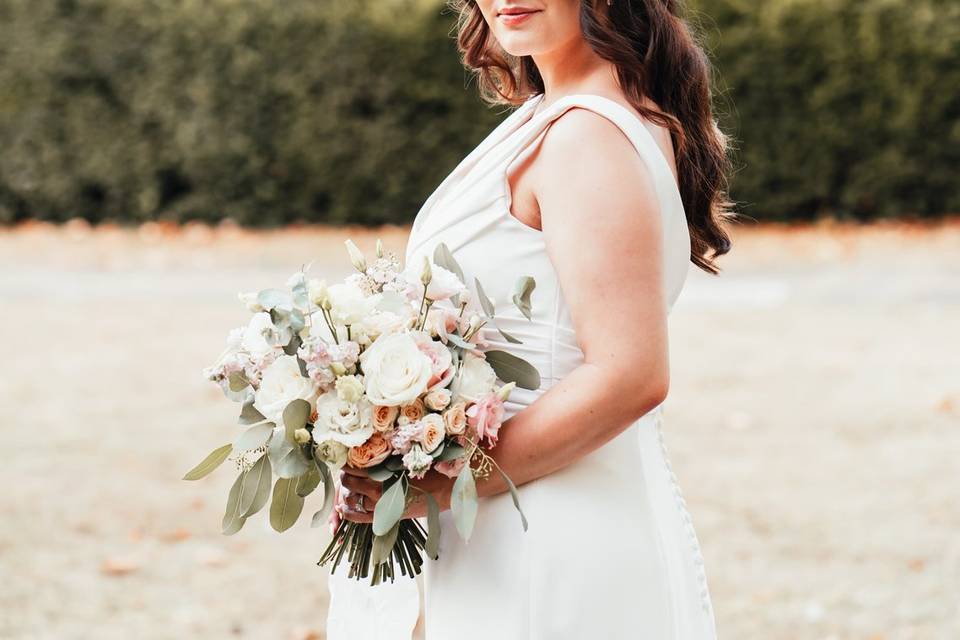 Blush bride bouquet