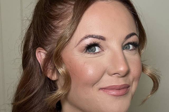 Bridesmaid bronze glam