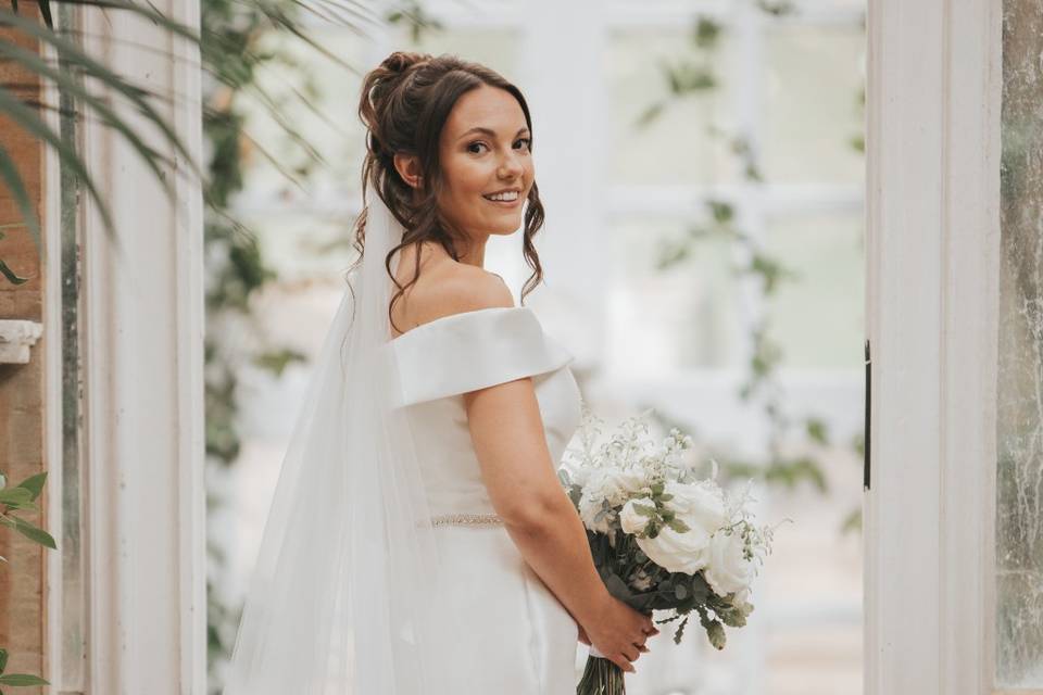 Bridal soft glam