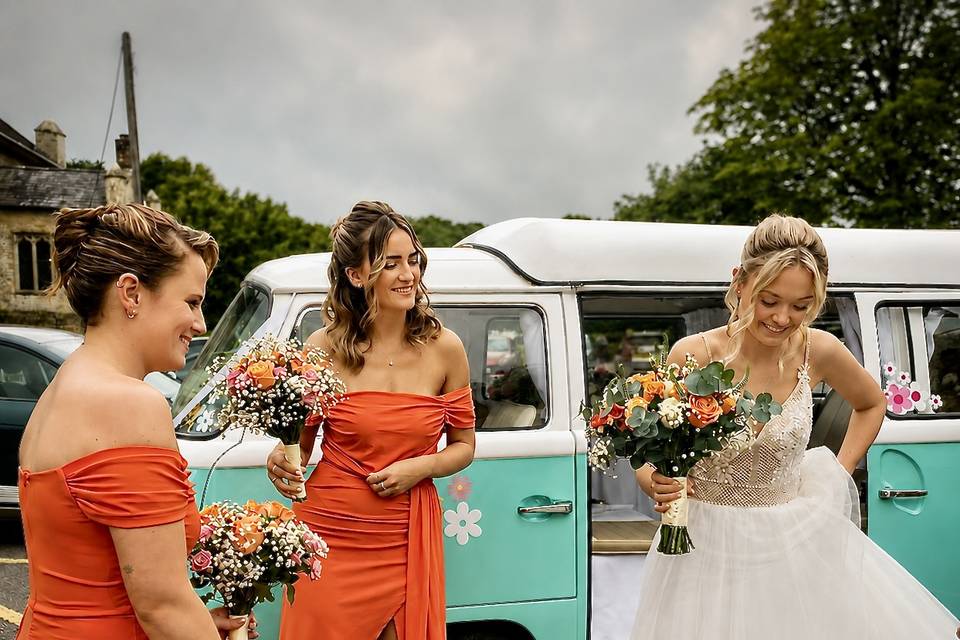 Bride & Bridesmaids