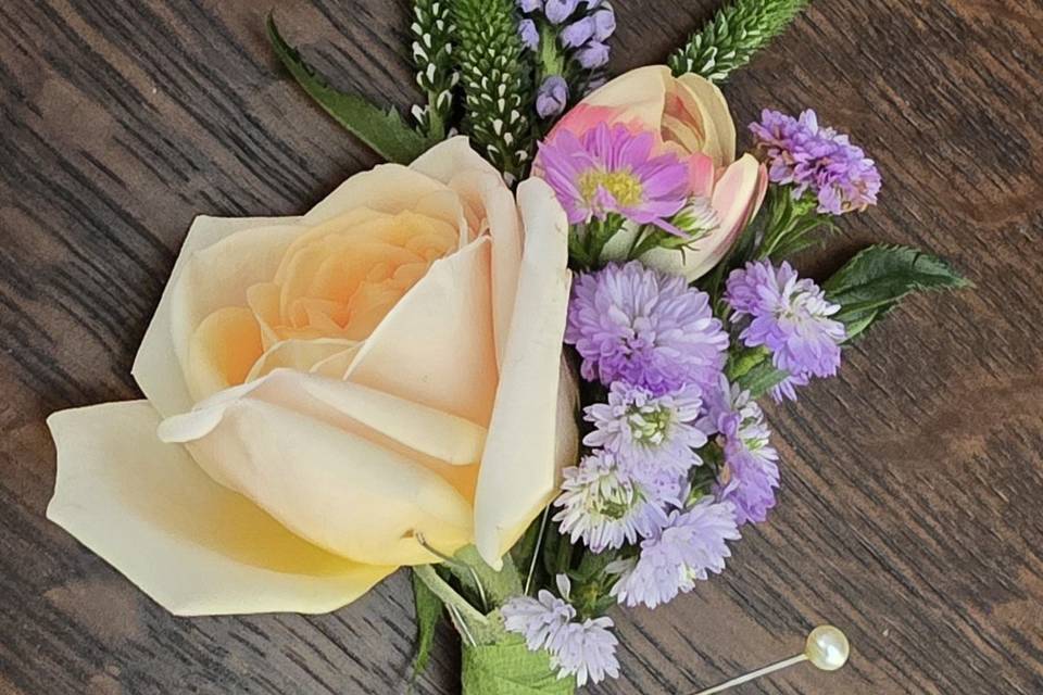 Groom Boutonniere