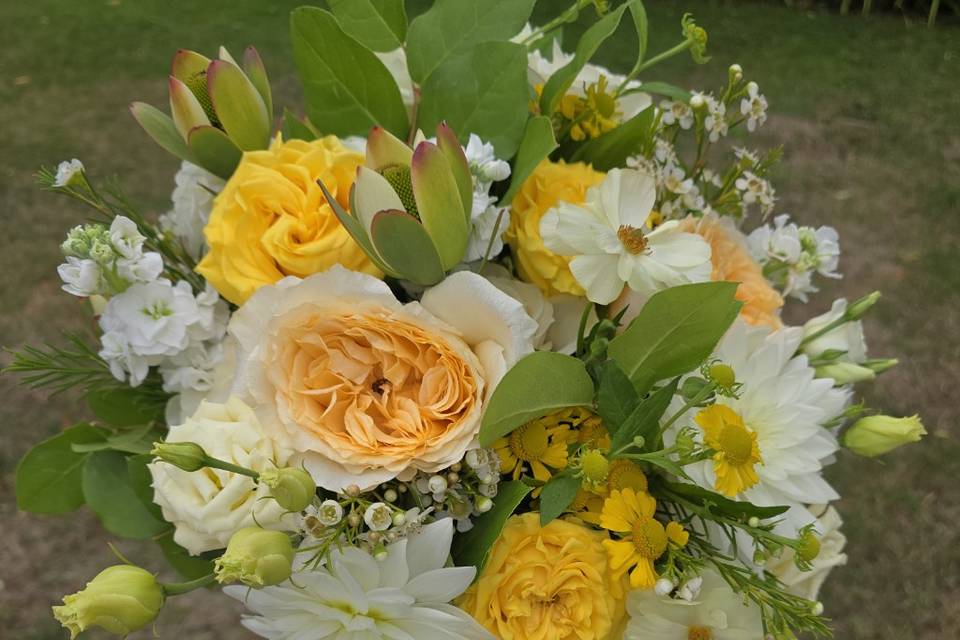 Garden rose bouquet