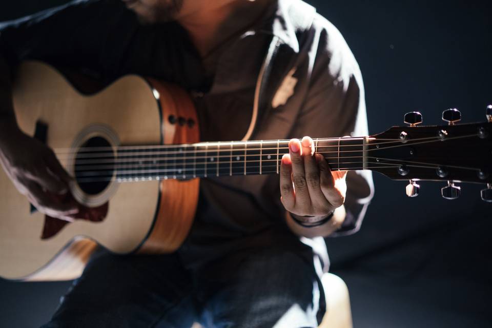 Acoustic guitar player