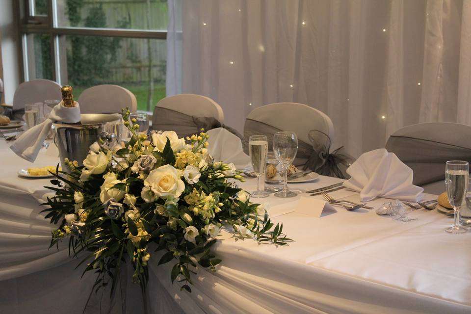 Top table arrangement