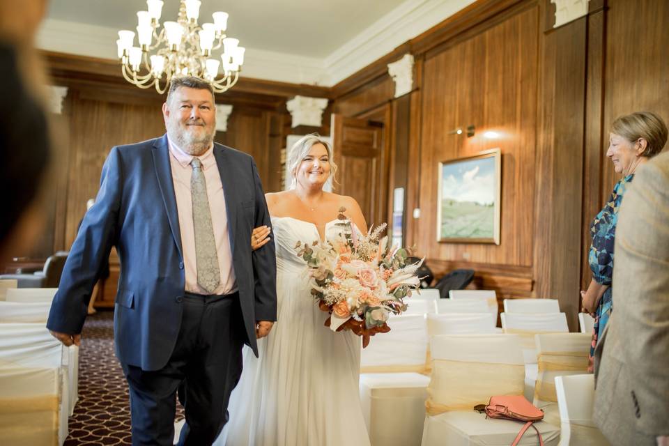 Dad & bride down the isle