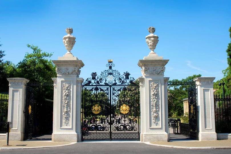 Elizabeth Gate, Kew Gardens