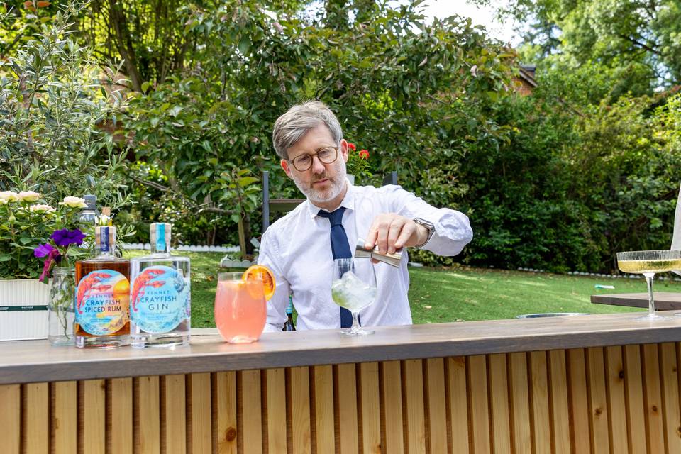 bartender preparing drinks