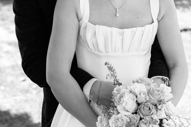 21 photography - b&w cuddle