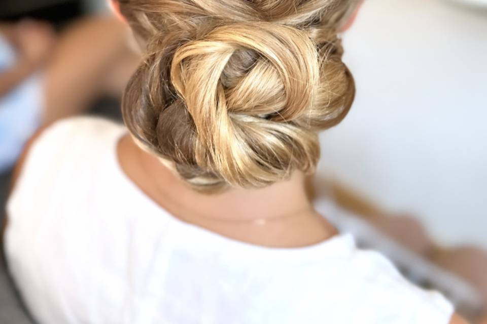 Blonde  bun