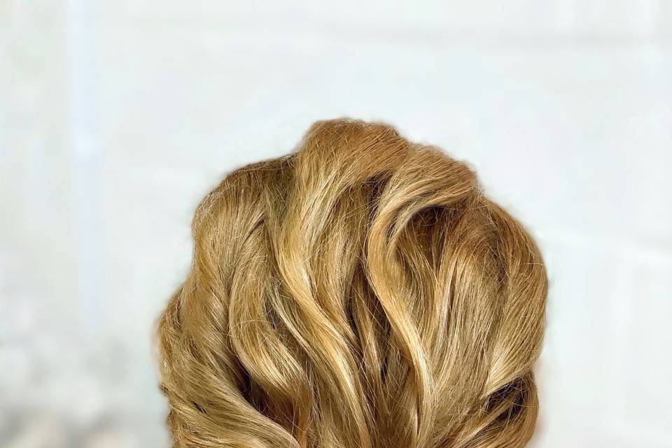 Blonde textured bun