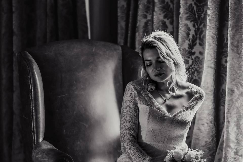 Black & White bridal portraits