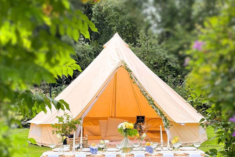 Bell tent with dining
