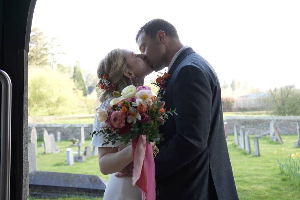 Holly and Nic kiss
