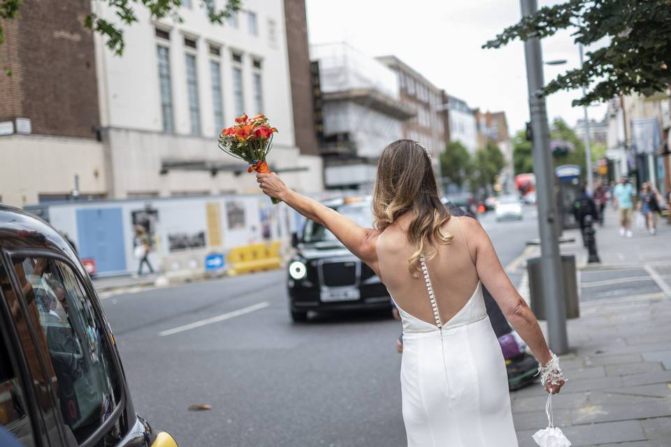 Taxi for the bride