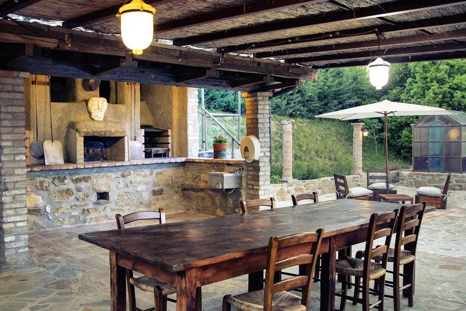 Colle Surya - outdoor eating area