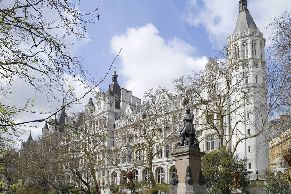 One Whitehall Place, Central