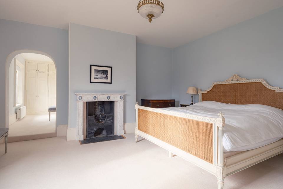 Master bedroom (3)