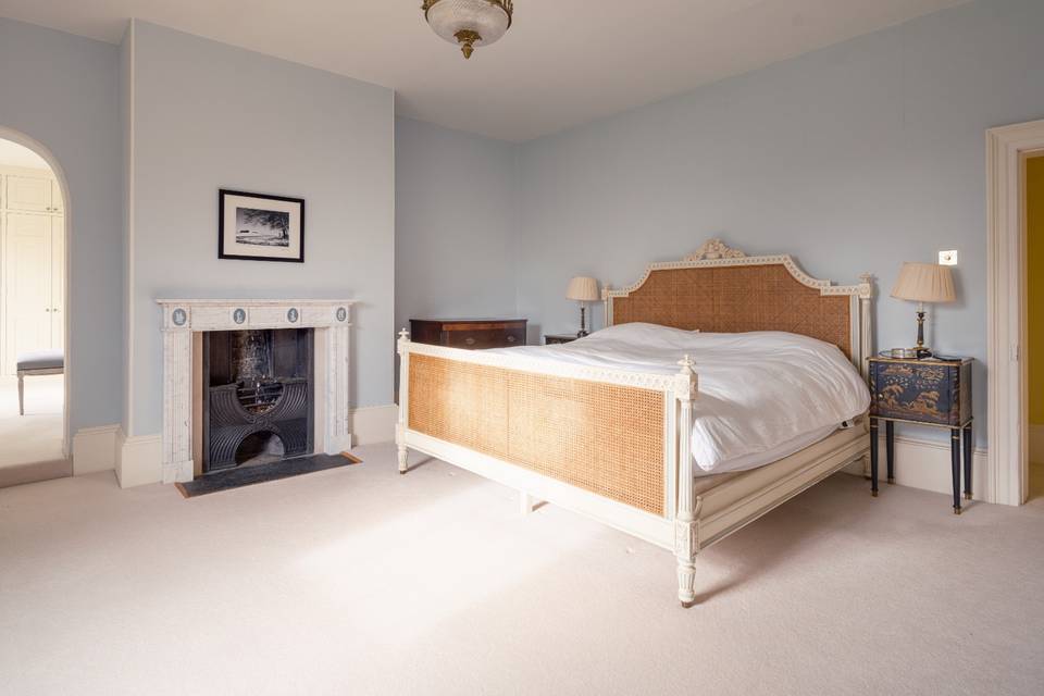 Master bedroom (4)