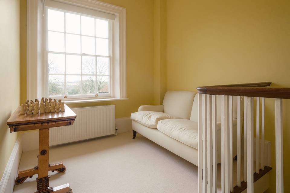 Sitting area at landing (1)